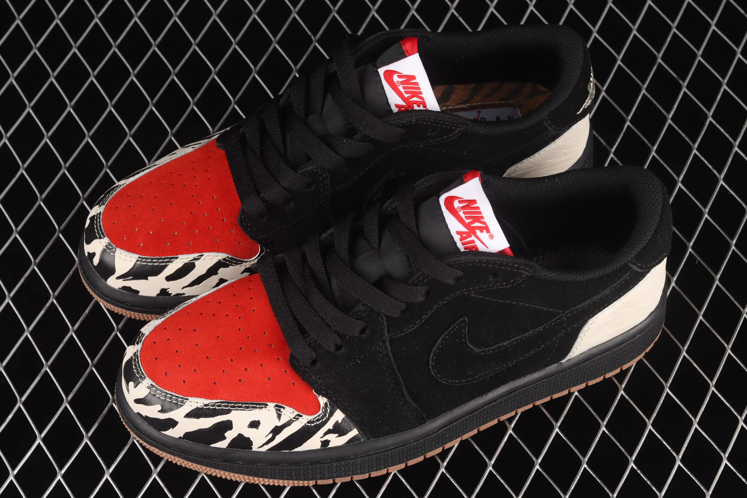 All categories Air Jordan Jordan series basketball shoes Air Jordan 1 Low Air Jordan 1 Low "Carnivore" AJ1 Joe 1 carnivore theme black and red low-top cultural sneakers DN3400-001